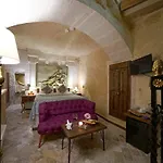 Arte Cave Szálloda *