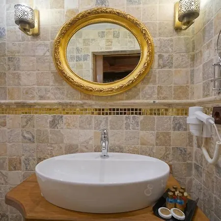 Arte Cave Hotel *