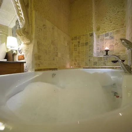 Arte Cave Hotel *