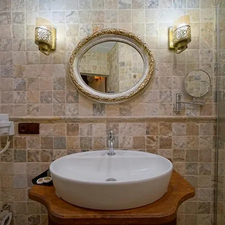 Arte Cave Hotel *